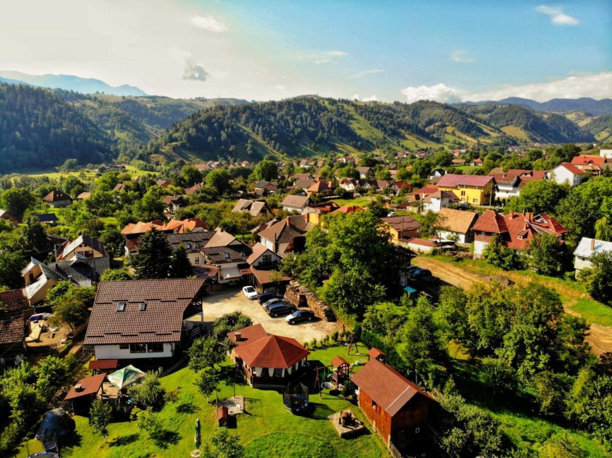 Casa Preto E Branco Hotell Moieciu de Jos Exteriör bild